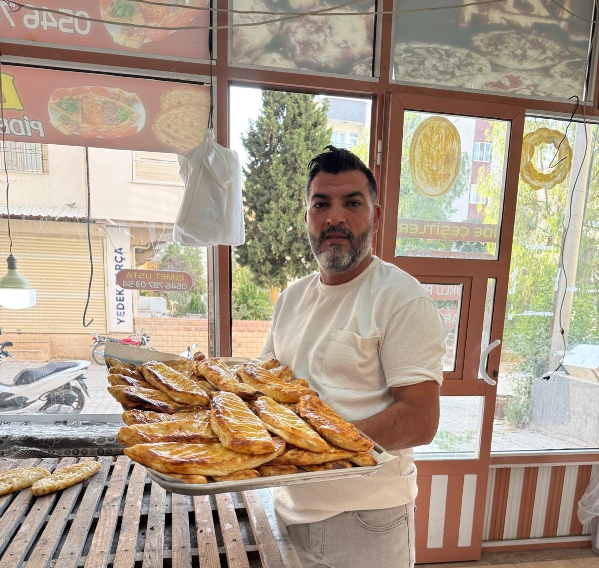 Emek Pide ve Lahmacun Salonu İsmet Usta